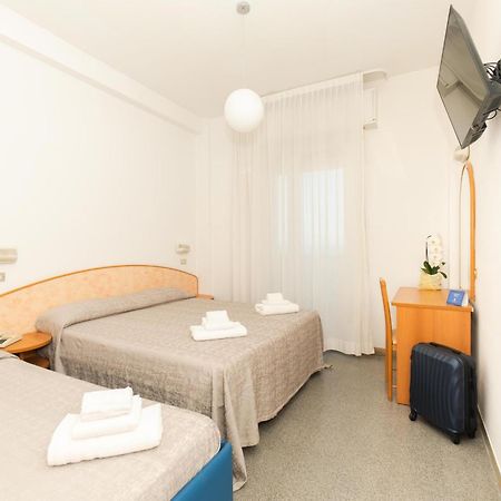 Hotel Saint Louis Rimini Exterior foto