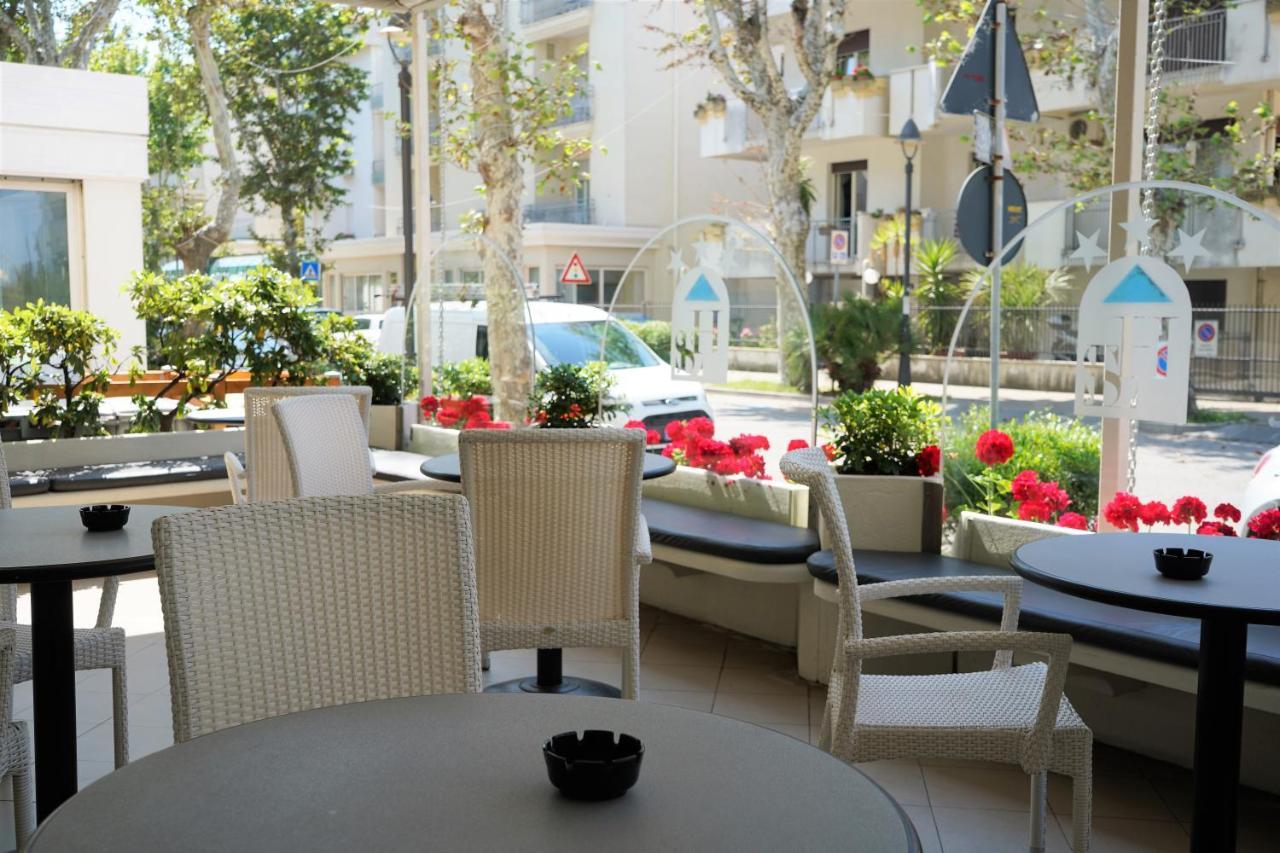 Hotel Saint Louis Rimini Exterior foto